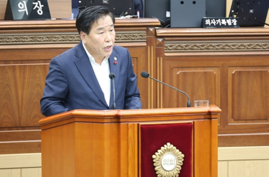 발언하는 남재욱 창원시의원.<연합뉴스>